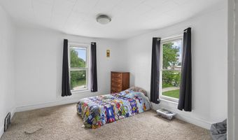 512 N D St, Albia, IA 52531
