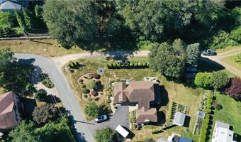 35 Anna Olivo Ct, Narragansett, RI 02882