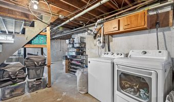 5 Robin Ln, Clinton, CT 06413