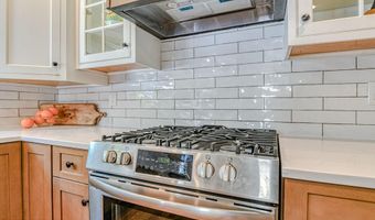 820 NW Dunlewy St NW, Asbury Park, NJ 07712