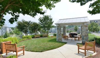 4113 S FOUR MILE RUN Dr #404, Arlington, VA 22204