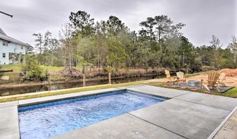 4082 Cardinal St, Bay St. Louis, MS 39520