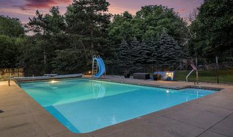 10310 E Rivershore Dr SE, Alto, MI 49302
