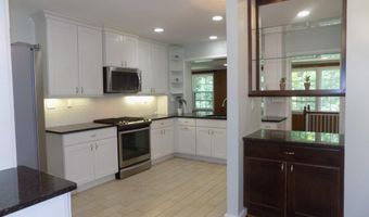 138 S ABINGDON St, Arlington, VA 22204