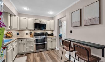 5 Sloop Ct, Barnegat, NJ 08005