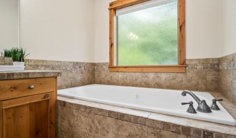 60836 Yellow Leaf St, Bend, OR 97702