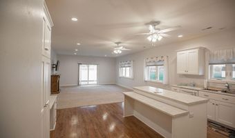 2410 Eastland Dr, Algona, IA 50511