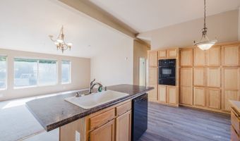 222 8th St, Carlin, NV 89822