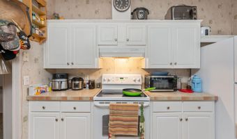 1656 Garrett Mill Rd, Baker, FL 32531