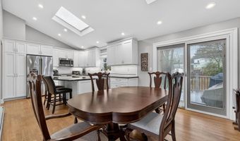 41 Montclair Ave, Airmont, NY 10952
