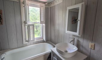 72 Tank St, Alverda, PA 15710