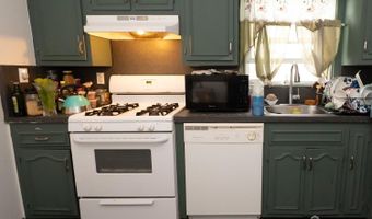 727 E Woodbridge Ave E, Avenel, NJ 07001