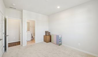 42051 NIGHT NURSE Cir, Ashburn, VA 20148