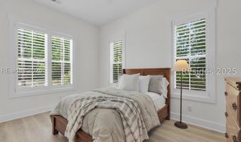 6 Meridian Point Dr, Bluffton, SC 29910