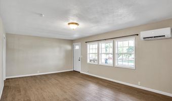 702 E Highland St, Aurora, MO 65605