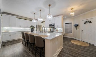 1203 Whispering Shrs, Vermilion, OH 44089