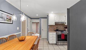 40 Sage Dr, Warwick, RI 02886