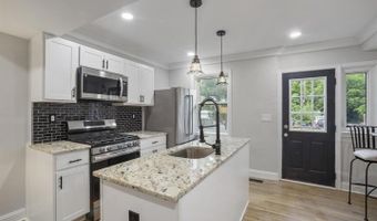 5623 EADS St NE, Washington, DC 20019