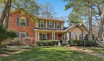 302 Fox Hollow Woods Dr, Ballwin, MO 63021