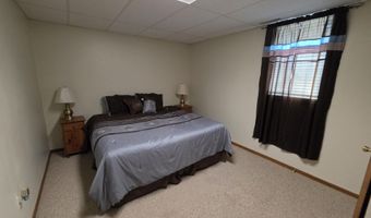 12867 E Pleasant Valley Dr, Aberdeen, SD 57401