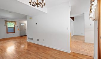 6 WHITEMARSH Ct, Dover, DE 19904