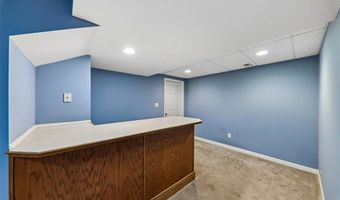 800 Eaglebrooke Dr, Ballwin, MO 63021