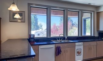 929 OLD COUNTY Rd, Brookings, OR 97415