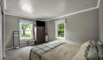 150 Greenbriar Dr, Aurora, OH 44202