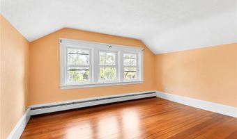 29 Firglade Ave, East Providence, RI 02915