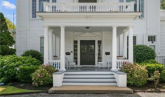 718 Bellevue Ave 5, Newport, RI 02840