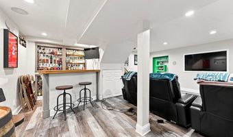 6 SHADOW Ln, Bear, DE 19701