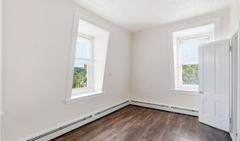 68 WINTER St, Lincoln, RI 02838