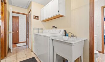 1228 S HADDOW Ave, Arlington Heights, IL 60005