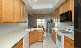 921 10th St, Altoona, IA 50009