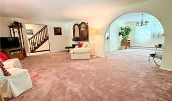 33 MaryAnn Dr, Exeter, RI 02822