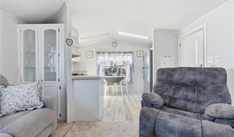 27 Woodward Rd, Lincoln, RI 02865