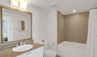 19501 W Country Club Dr 714, Aventura, FL 33180