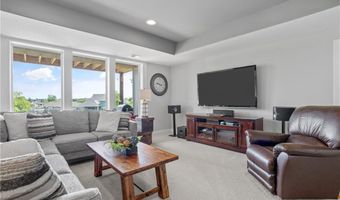 4313 Lakeview Ter, Basehor, KS 66007