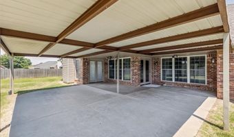 506 Fieldcrest Dr, Chickasha, OK 73018
