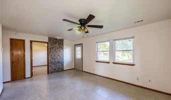 1000 Tater Black Rd, Bentonville, AR 72712