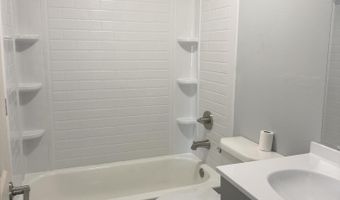 733 S Griffith Ave, Aurora, MO 65605