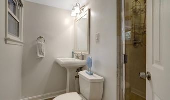 5919 KELLEY Ct, Alexandria, VA 22312