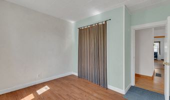58 Grove St Ext, Branford, CT 06405