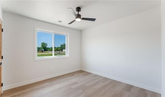 322 Old Glory Dr NE, Alexandria, MN 56308