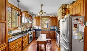 119 Washington St, Bay St. Louis, MS 39520