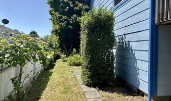 860 JODEE Ln, Brookings, OR 97415
