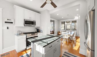 112 8TH St E, Beach Haven, NJ 08008