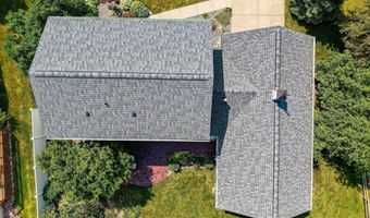 N254 MEADOWBREEZE Court, Appleton, WI 54915