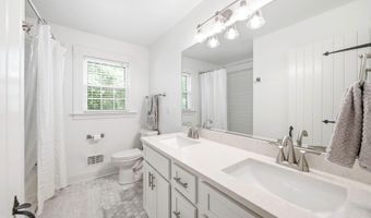 2400 Anchor Way, Anchorage, KY 40223