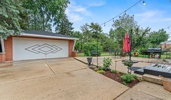 925 S Chestnut Ave, Arlington Heights, IL 60005